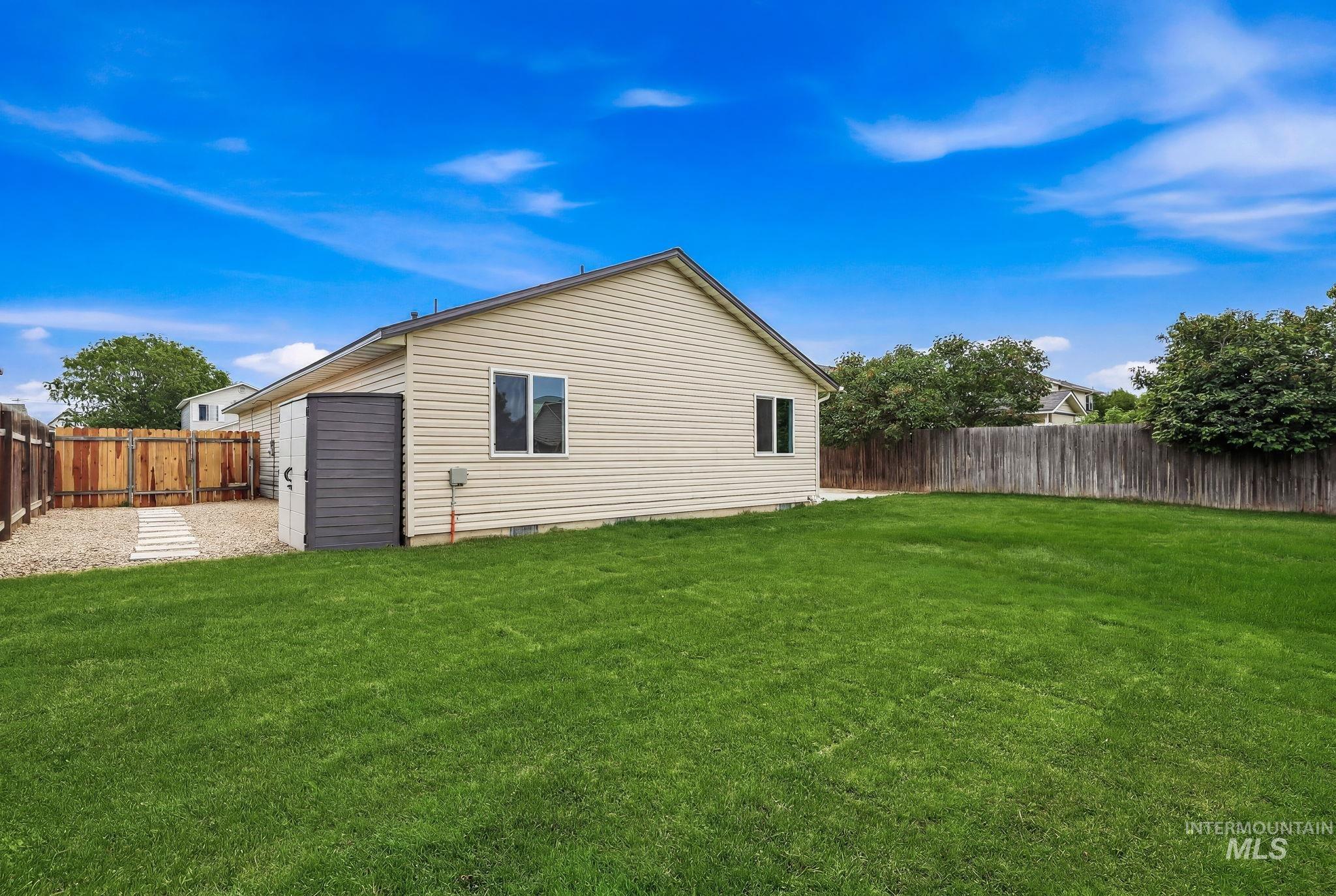 5512 Crimson Ave, Caldwell, Idaho 83607, 3 Bedrooms, 2 Bathrooms, Residential For Sale, Price $345,000, 98990902