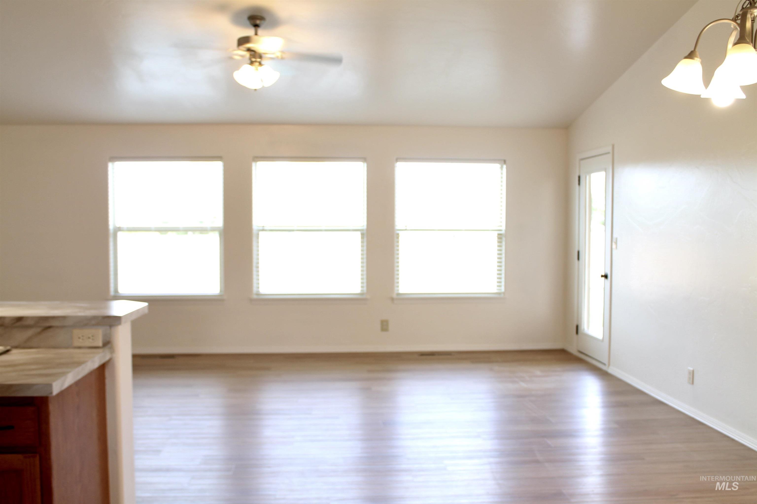 1135 Fiesta Way, Twin Falls, Idaho 83301-8264, 3 Bedrooms, 2 Bathrooms, Residential For Sale, Price $374,900, 98990903