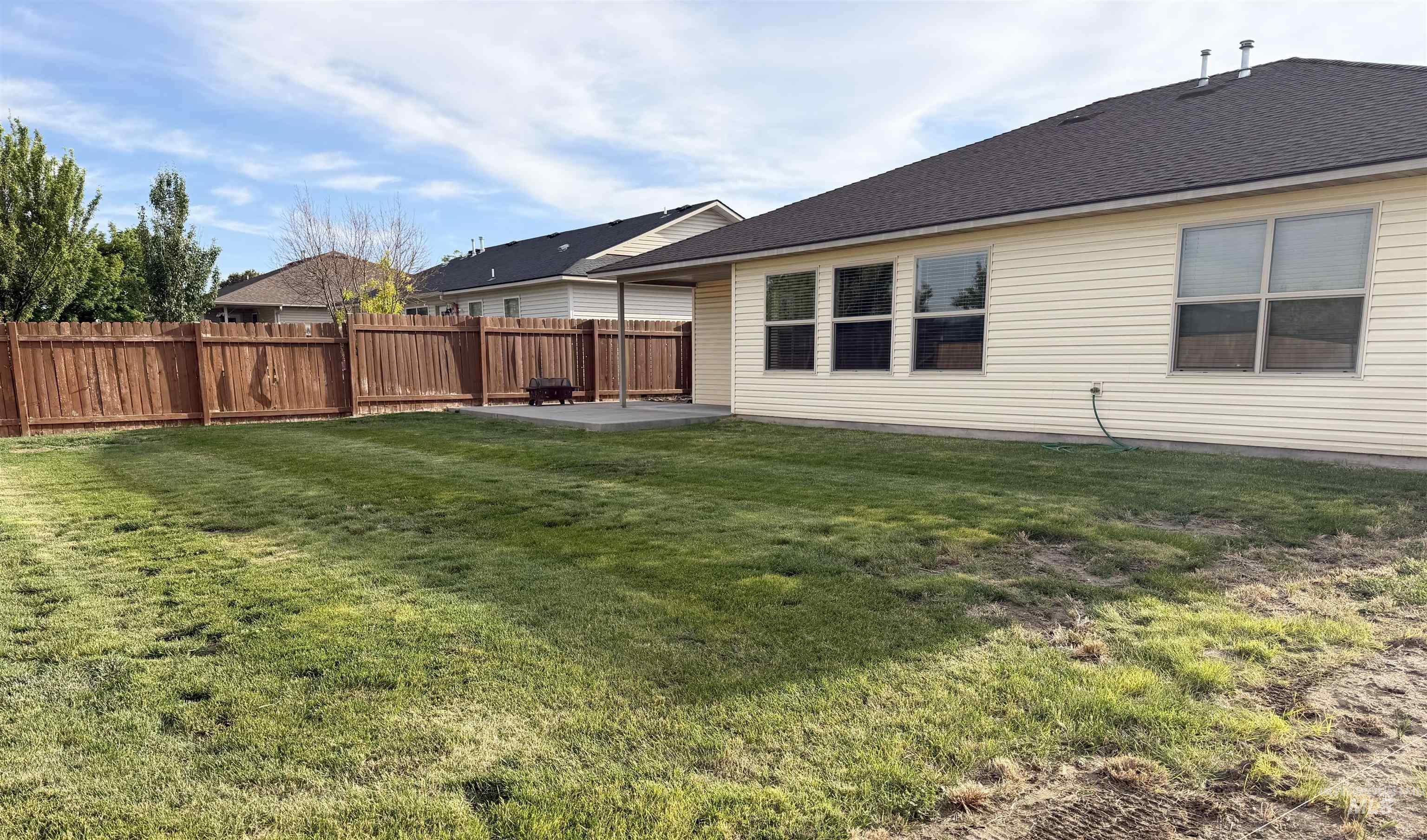 1135 Fiesta Way, Twin Falls, Idaho 83301-8264, 3 Bedrooms, 2 Bathrooms, Residential For Sale, Price $374,900, 98990903