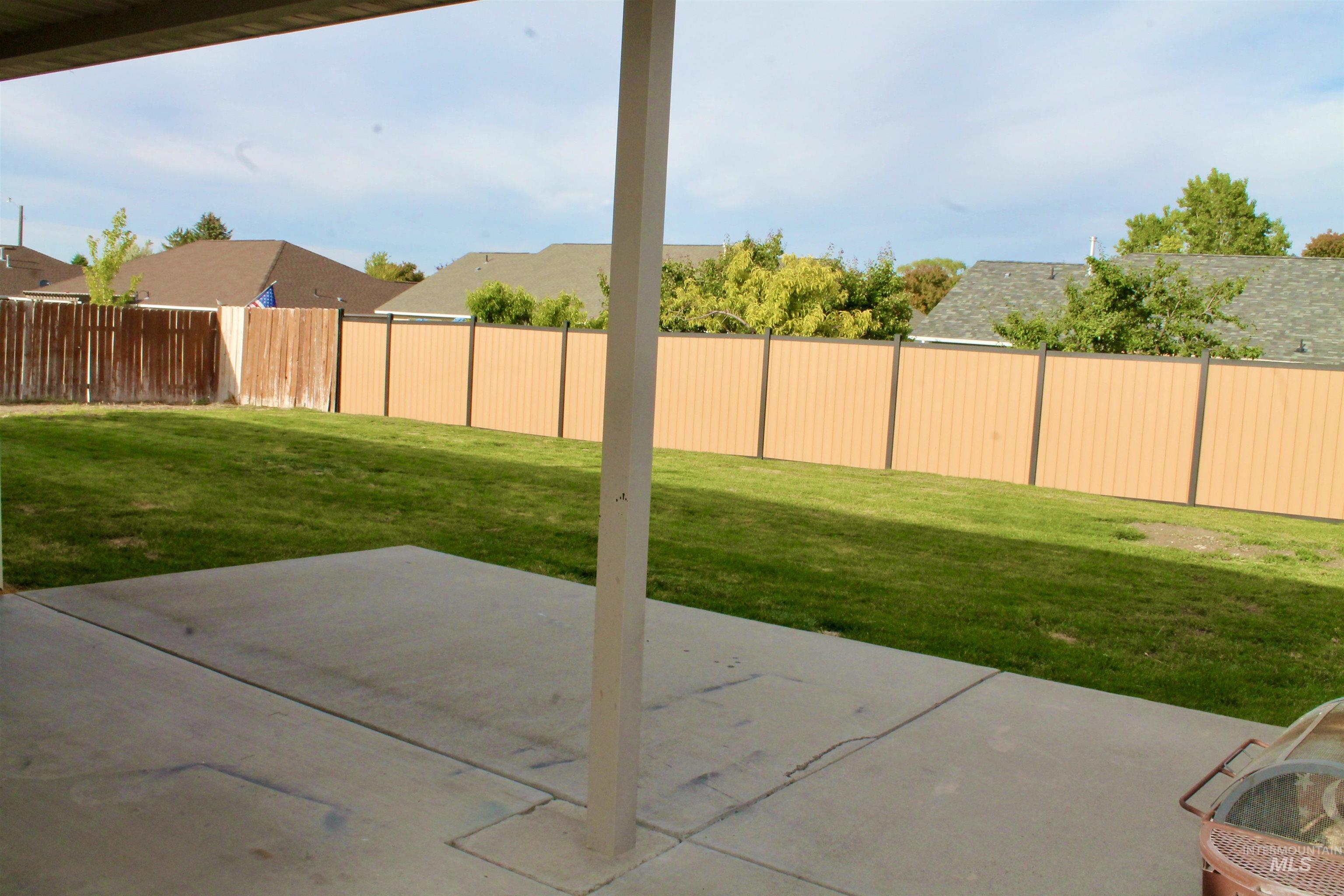 1135 Fiesta Way, Twin Falls, Idaho 83301-8264, 3 Bedrooms, 2 Bathrooms, Residential For Sale, Price $374,900, 98990903
