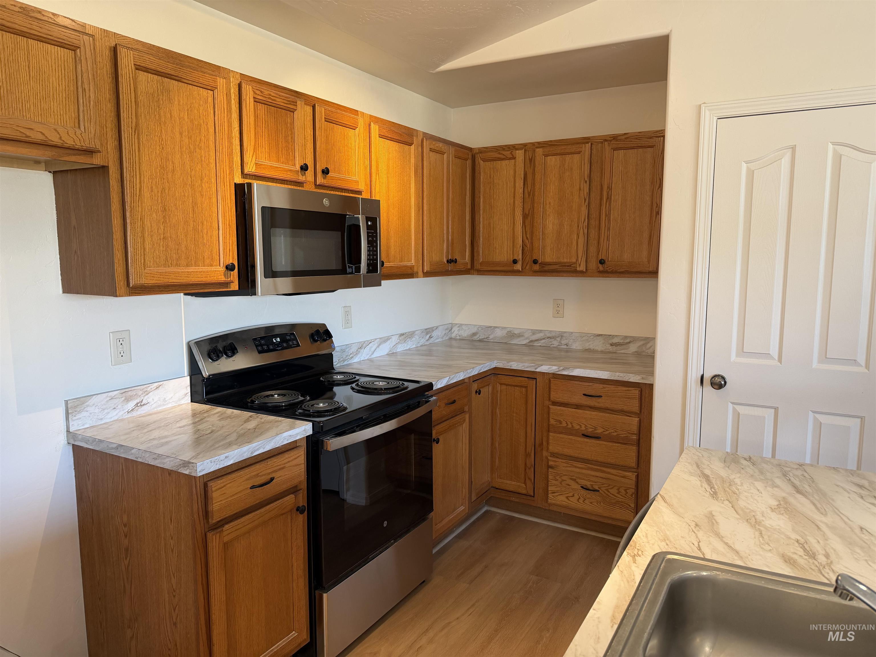 1135 Fiesta Way, Twin Falls, Idaho 83301-8264, 3 Bedrooms, 2 Bathrooms, Residential For Sale, Price $374,900, 98990903