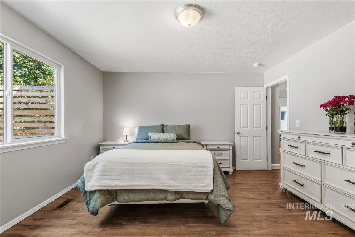 5222 Weston Avenue, Caldwell, Idaho 83607, 5 Bedrooms, 2 Bathrooms, Residential For Sale, Price $425,000, 98990904