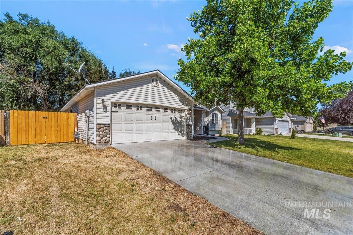 5222 Weston Avenue, Caldwell, Idaho 83607, 5 Bedrooms, 2 Bathrooms, Residential For Sale, Price $425,000, 98990904