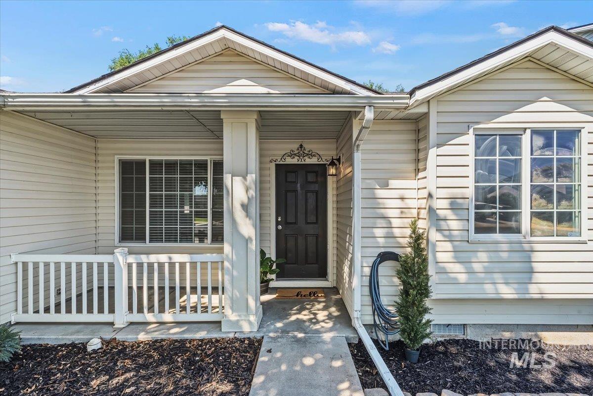 5222 Weston Avenue, Caldwell, Idaho 83607, 5 Bedrooms, 2 Bathrooms, Residential For Sale, Price $425,000, 98990904