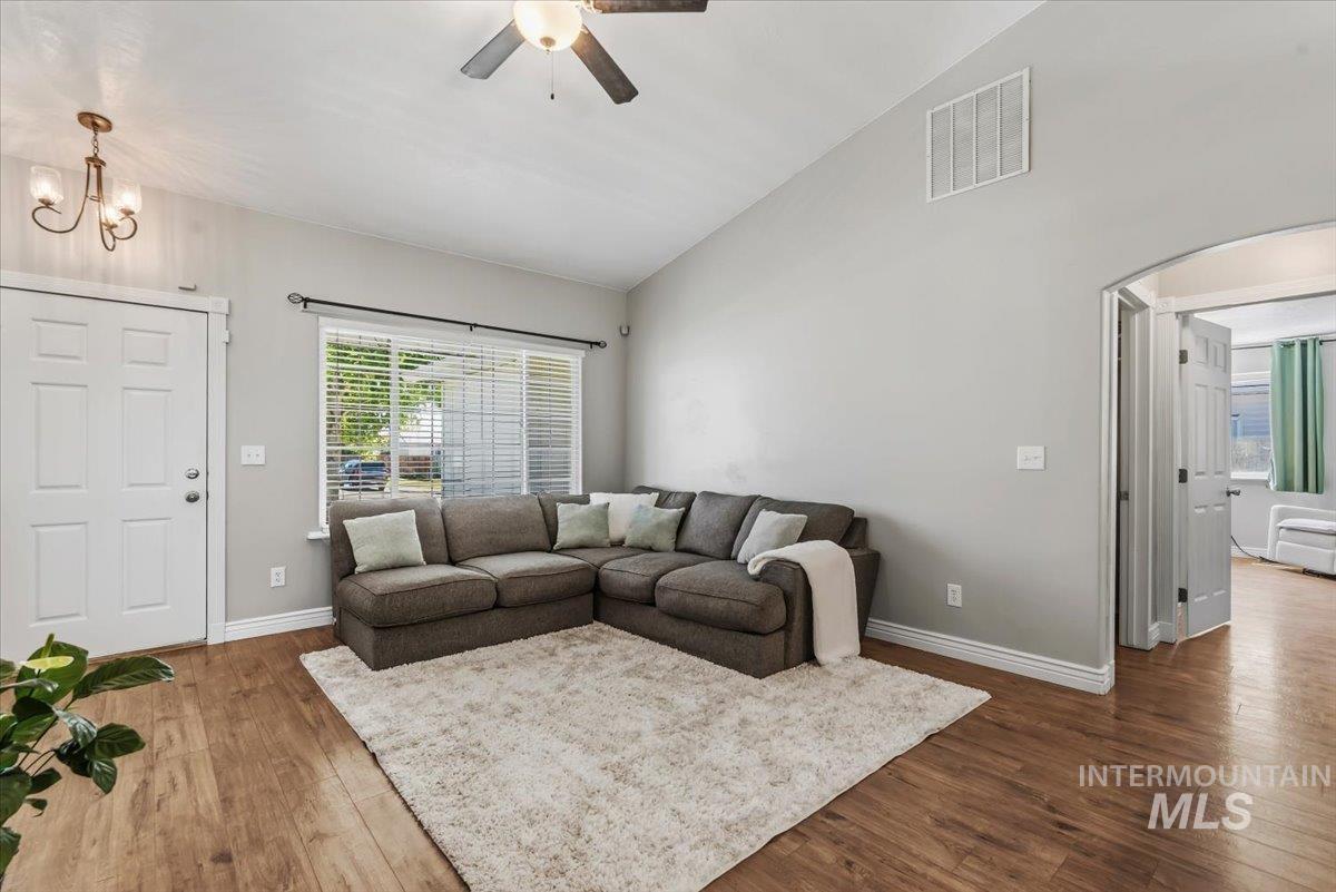 5222 Weston Avenue, Caldwell, Idaho 83607, 5 Bedrooms, 2 Bathrooms, Residential For Sale, Price $425,000, 98990904