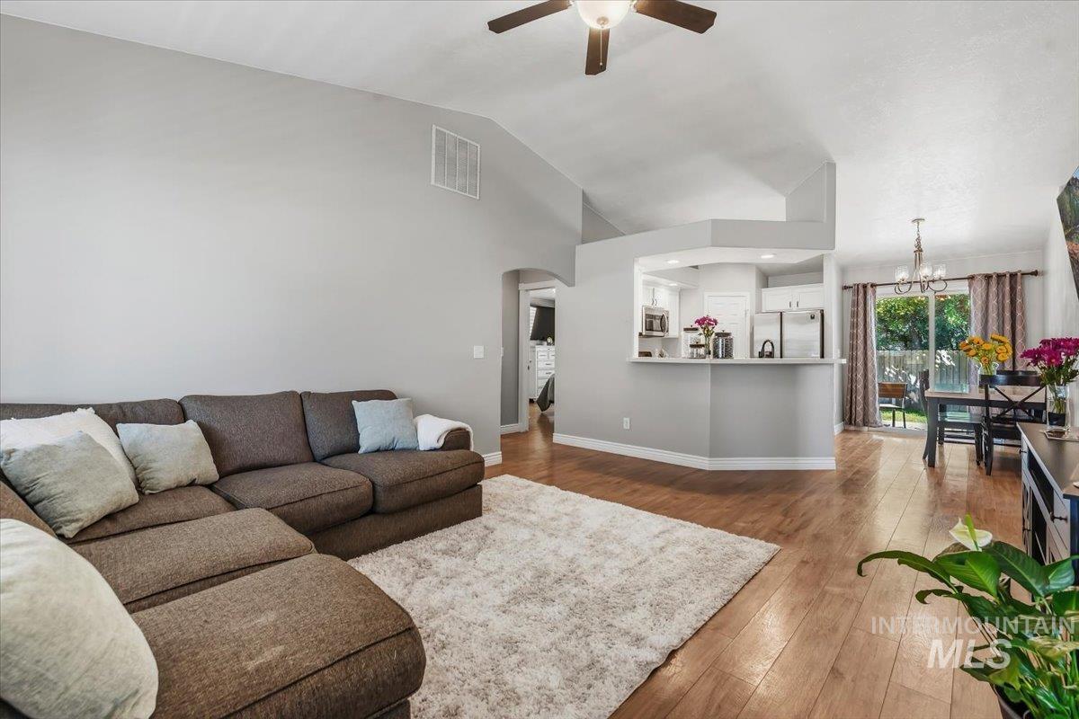 5222 Weston Avenue, Caldwell, Idaho 83607, 5 Bedrooms, 2 Bathrooms, Residential For Sale, Price $425,000, 98990904