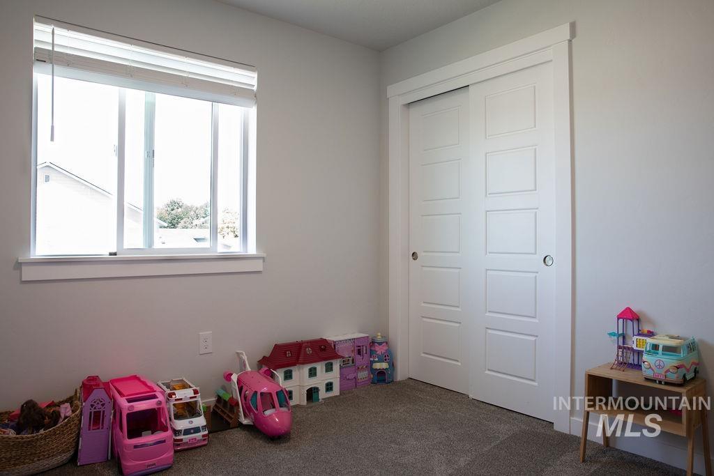 3065 N Mountain Lake Ave, Star, Idaho 83669-6358, 5 Bedrooms, 2.5 Bathrooms, Residential For Sale, Price $629,900,MLS 98990905