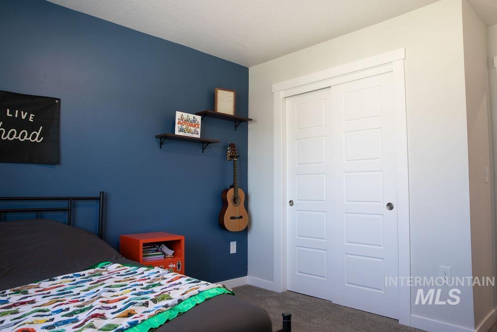 3065 N Mountain Lake Ave, Star, Idaho 83669-6358, 5 Bedrooms, 2.5 Bathrooms, Residential For Sale, Price $629,900,MLS 98990905