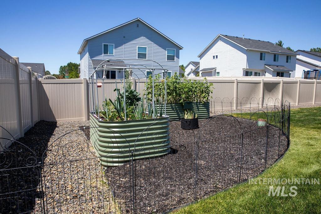 3065 N Mountain Lake Ave, Star, Idaho 83669-6358, 5 Bedrooms, 2.5 Bathrooms, Residential For Sale, Price $629,900,MLS 98990905