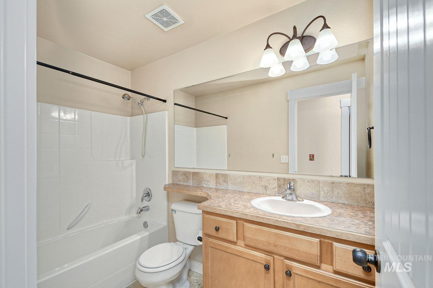 2523 Summercrest, Caldwell, Idaho 83605, 5 Bedrooms, 2.5 Bathrooms, Residential For Sale, Price $400,000, 98990908