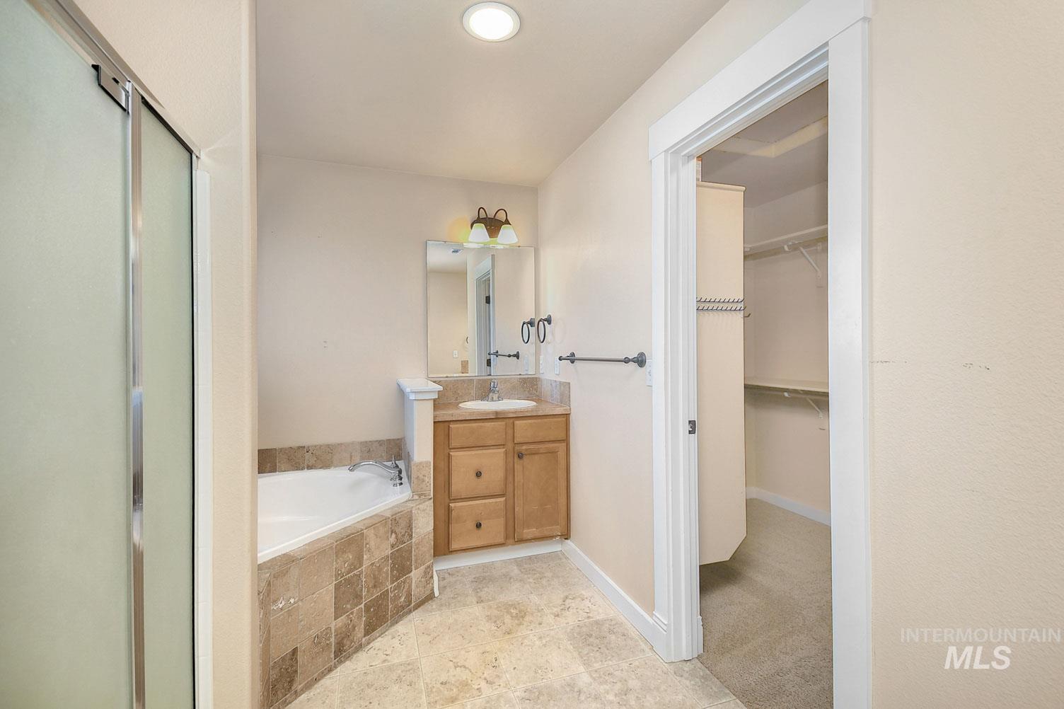 2523 Summercrest, Caldwell, Idaho 83605, 5 Bedrooms, 2.5 Bathrooms, Residential For Sale, Price $400,000, 98990908