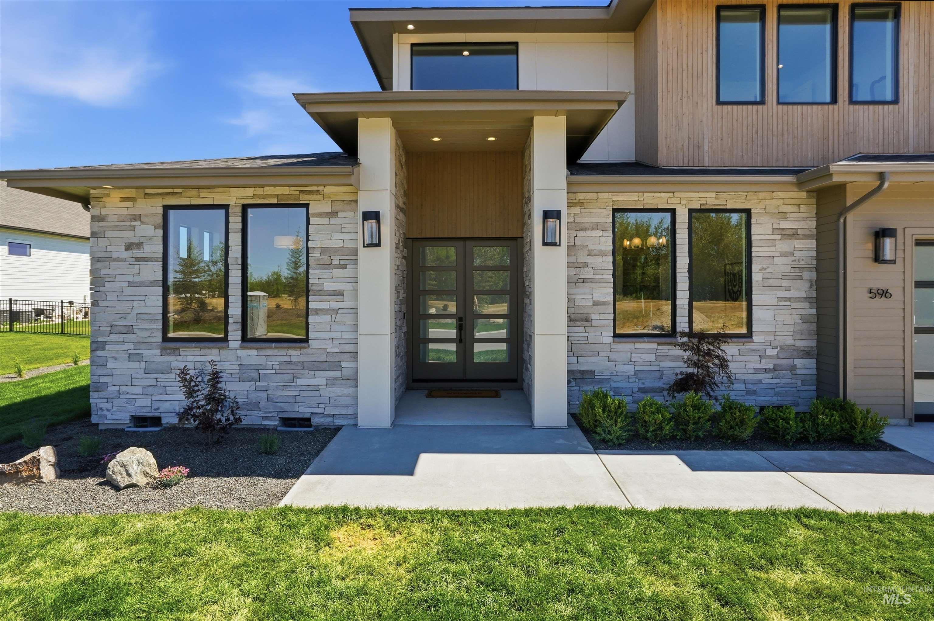 596 Watkins St, Middleton, Idaho 83644, 4 Bedrooms, 3.5 Bathrooms, Residential For Sale, Price $1,289,900,MLS 98990910