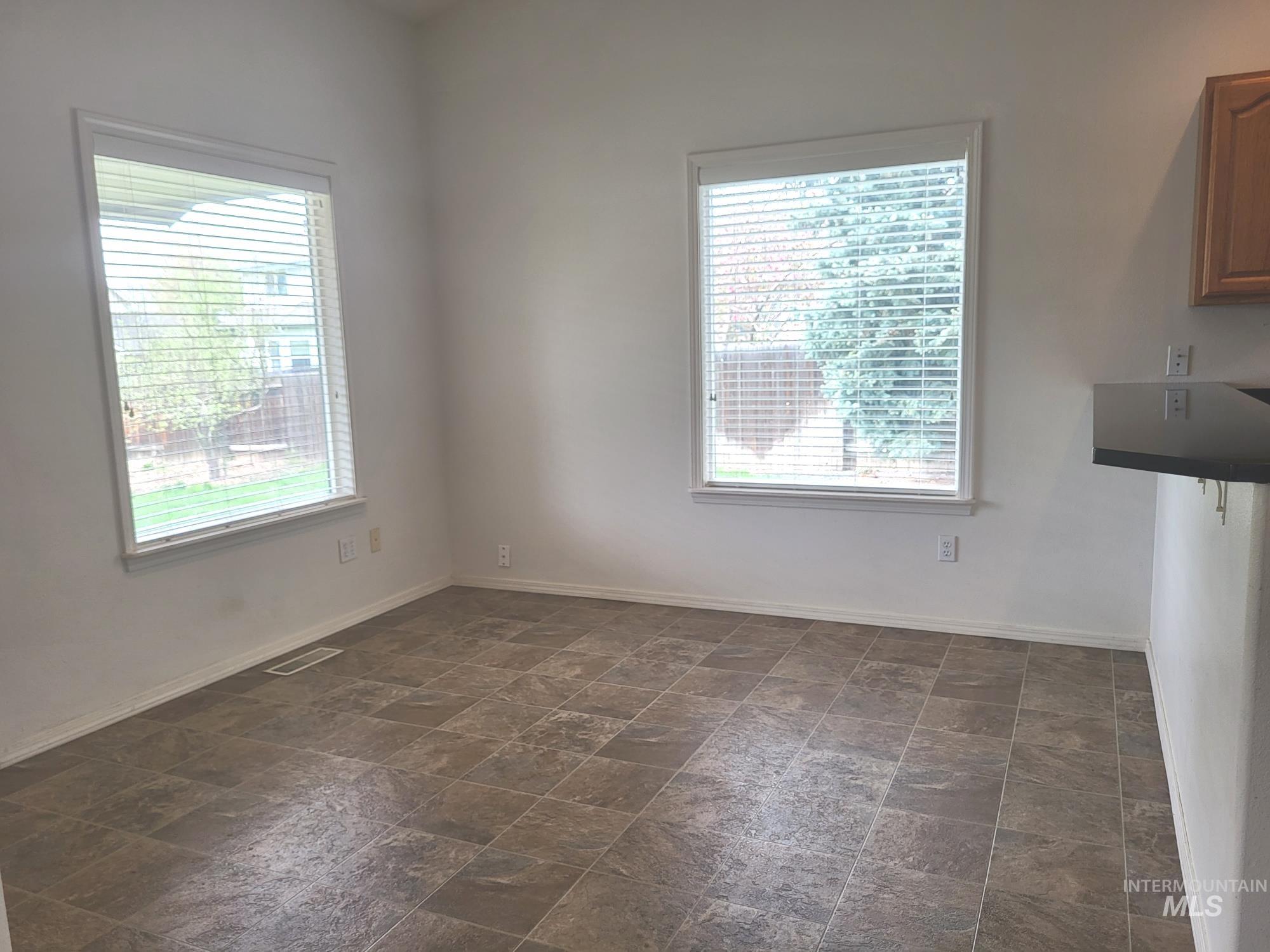 1939 N Sevenoaks Way, Eagle, Idaho 83616, 3 Bedrooms, 2.5 Bathrooms, Residential For Sale, Price $617,000,MLS 98990913