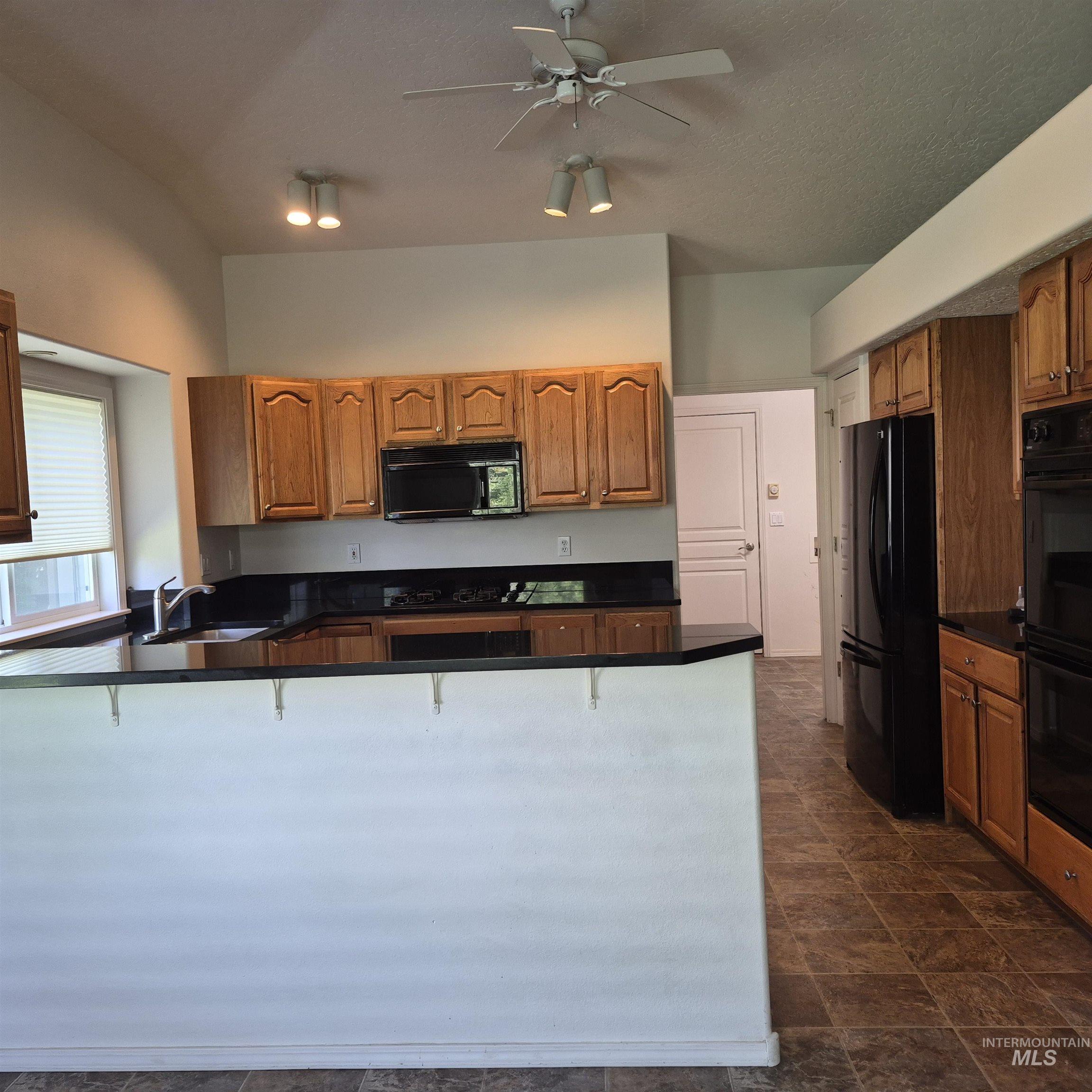 1939 N Sevenoaks Way, Eagle, Idaho 83616, 3 Bedrooms, 2.5 Bathrooms, Residential For Sale, Price $617,000,MLS 98990913