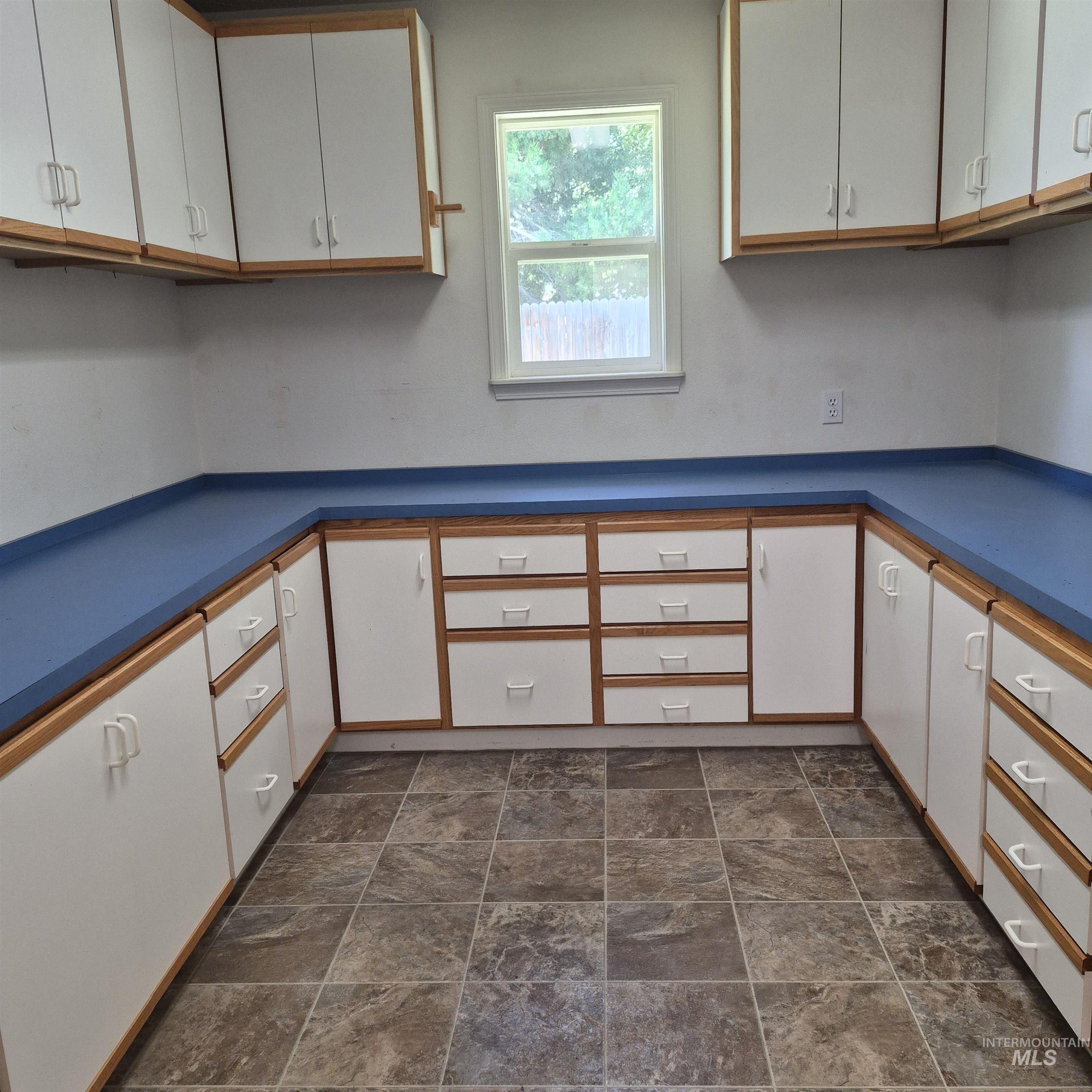 1939 N Sevenoaks Way, Eagle, Idaho 83616, 3 Bedrooms, 2.5 Bathrooms, Residential For Sale, Price $617,000,MLS 98990913