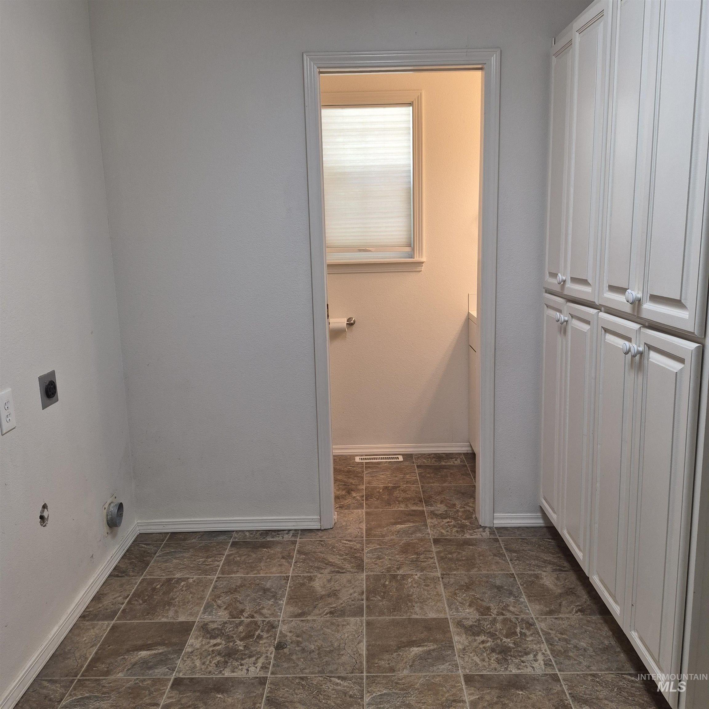 1939 N Sevenoaks Way, Eagle, Idaho 83616, 3 Bedrooms, 2.5 Bathrooms, Residential For Sale, Price $617,000,MLS 98990913