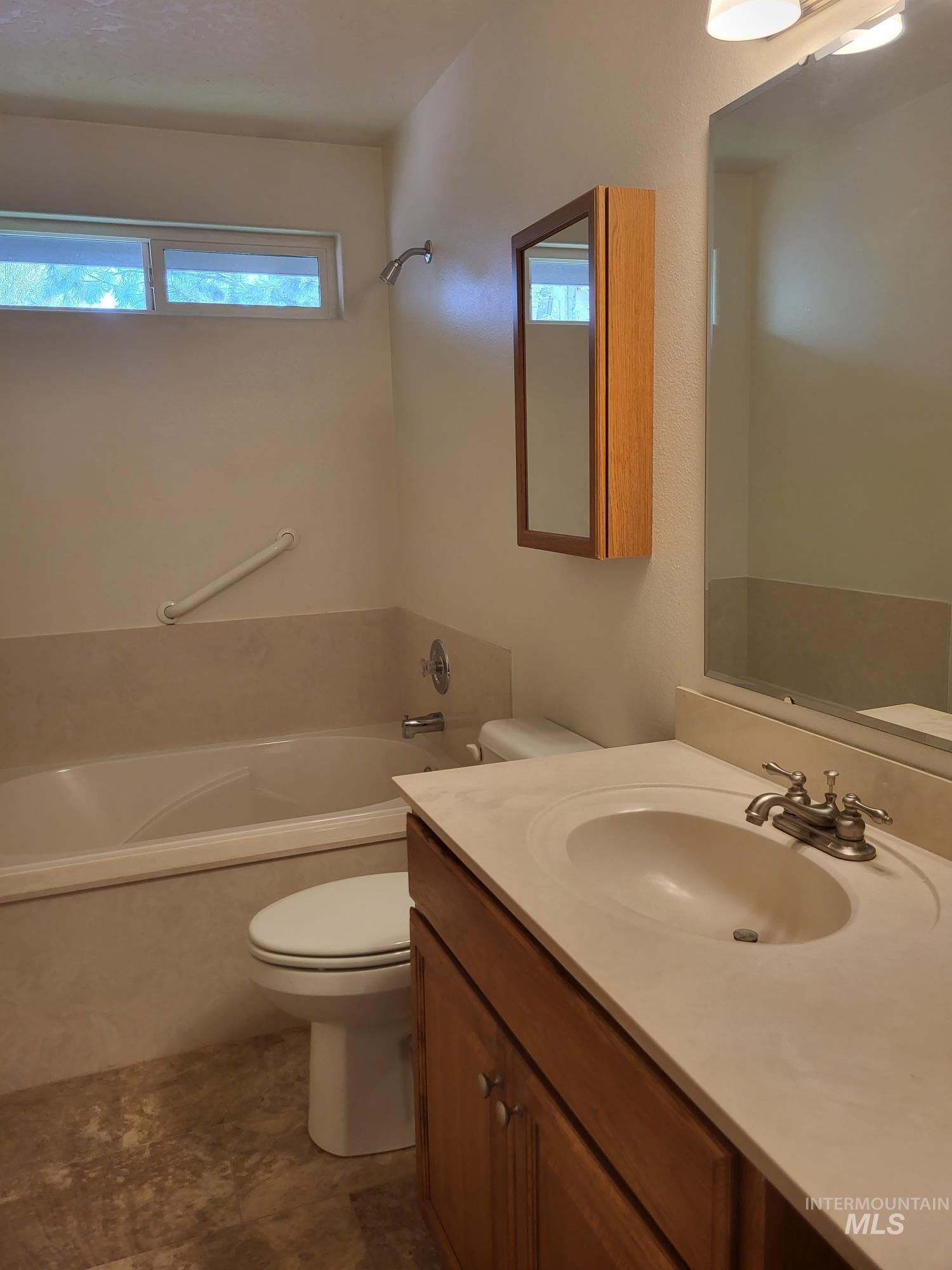 1939 N Sevenoaks Way, Eagle, Idaho 83616, 3 Bedrooms, 2.5 Bathrooms, Residential For Sale, Price $617,000,MLS 98990913