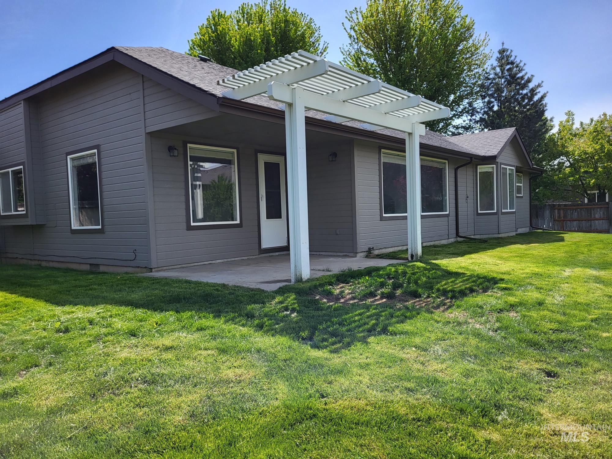 1939 N Sevenoaks Way, Eagle, Idaho 83616, 3 Bedrooms, 2.5 Bathrooms, Residential For Sale, Price $617,000,MLS 98990913