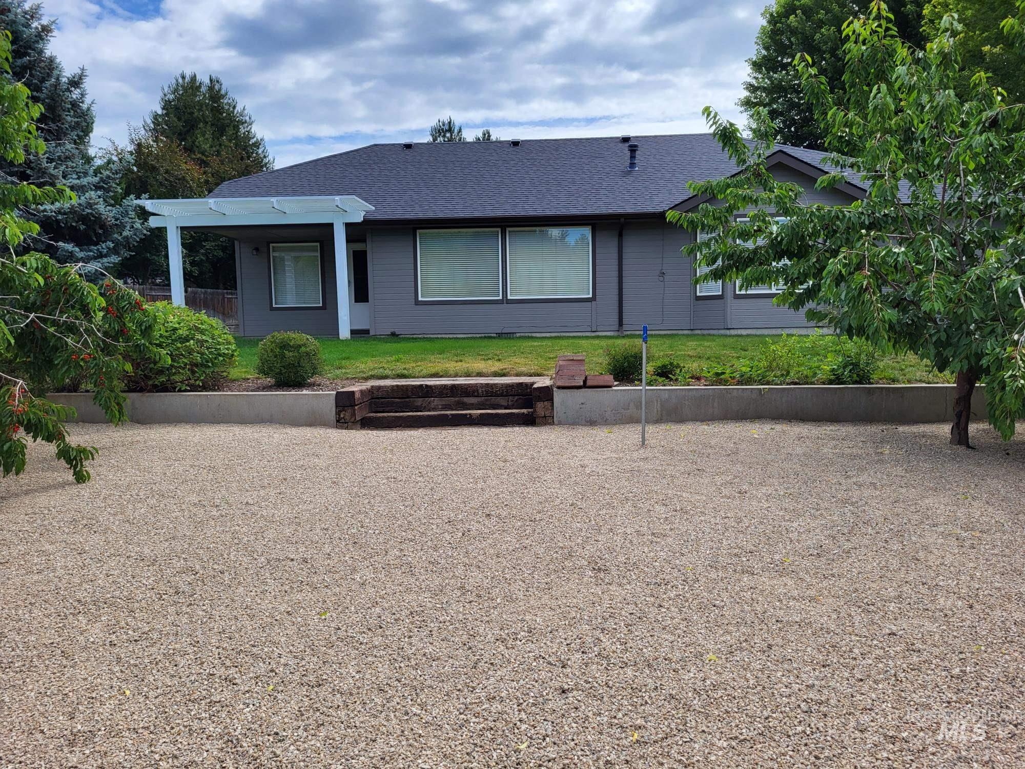 1939 N Sevenoaks Way, Eagle, Idaho 83616, 3 Bedrooms, 2.5 Bathrooms, Residential For Sale, Price $617,000,MLS 98990913