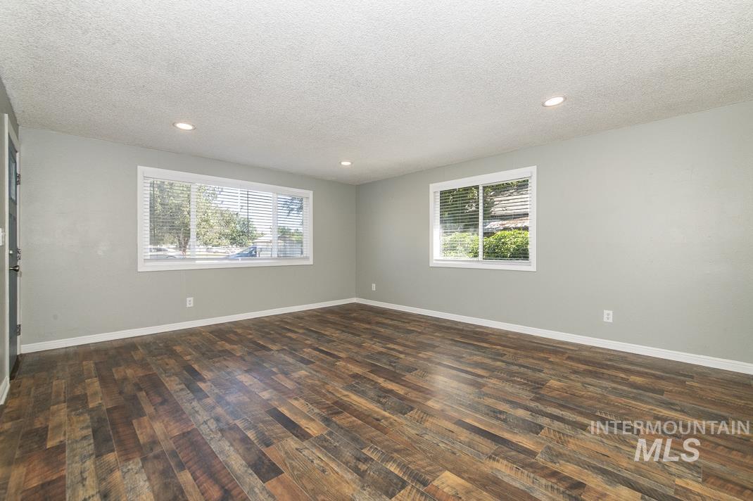 315 W Washington, Homedale, Idaho 83628, 3 Bedrooms, 1 Bathroom, Residential For Sale, Price $279,000, 98990917