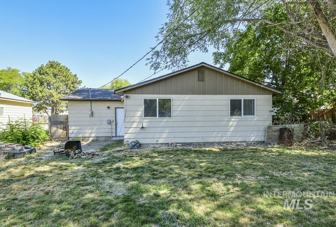 315 W Washington, Homedale, Idaho 83628, 3 Bedrooms, 1 Bathroom, Residential For Sale, Price $279,000, 98990917