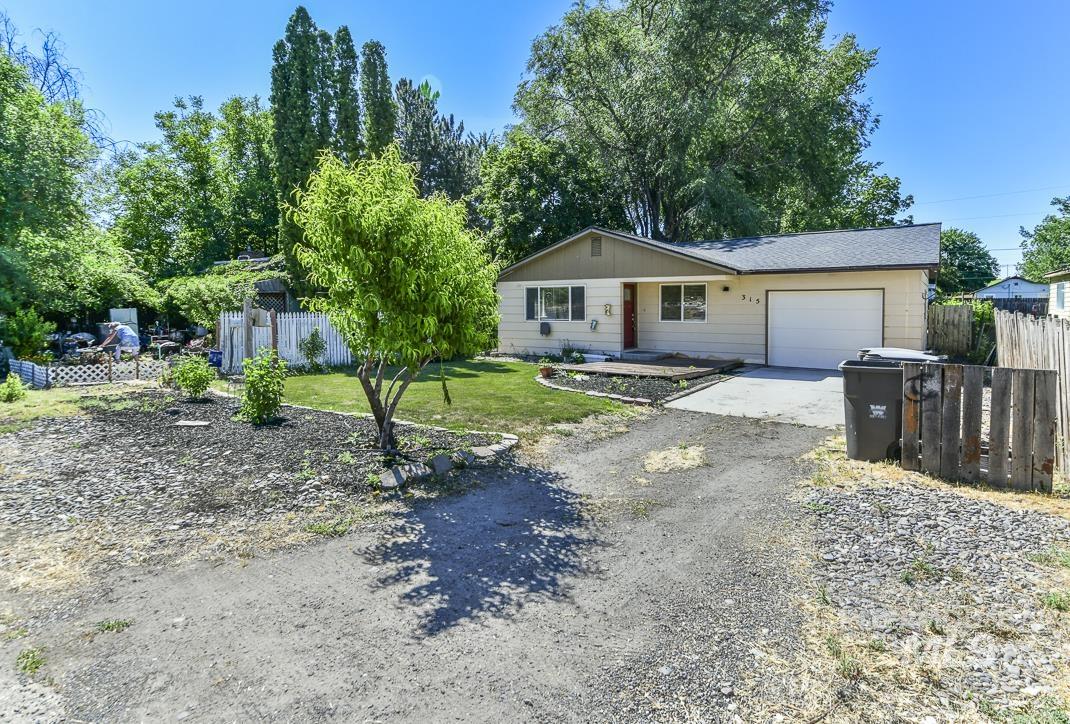 315 W Washington, Homedale, Idaho 83628, 3 Bedrooms, 1 Bathroom, Residential For Sale, Price $279,000, 98990917