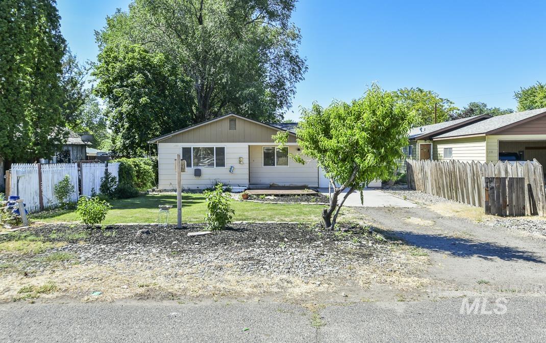 315 W Washington, Homedale, Idaho 83628, 3 Bedrooms, 1 Bathroom, Residential For Sale, Price $279,000, 98990917