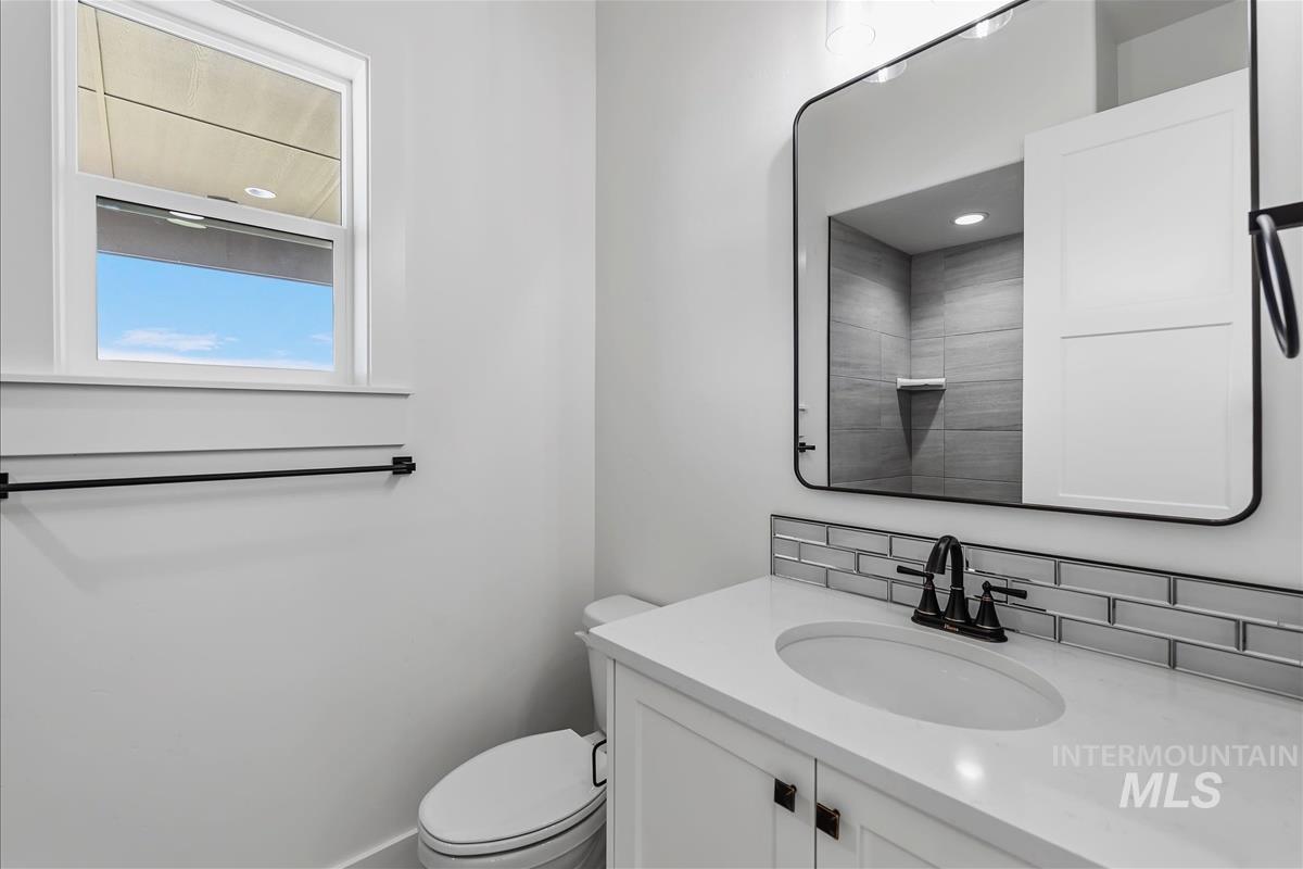 6897 E Chicke Hawk Loop, Nampa, Idaho 83686, 3 Bedrooms, 3 Bathrooms, Residential For Sale, Price $879,900, 98990918