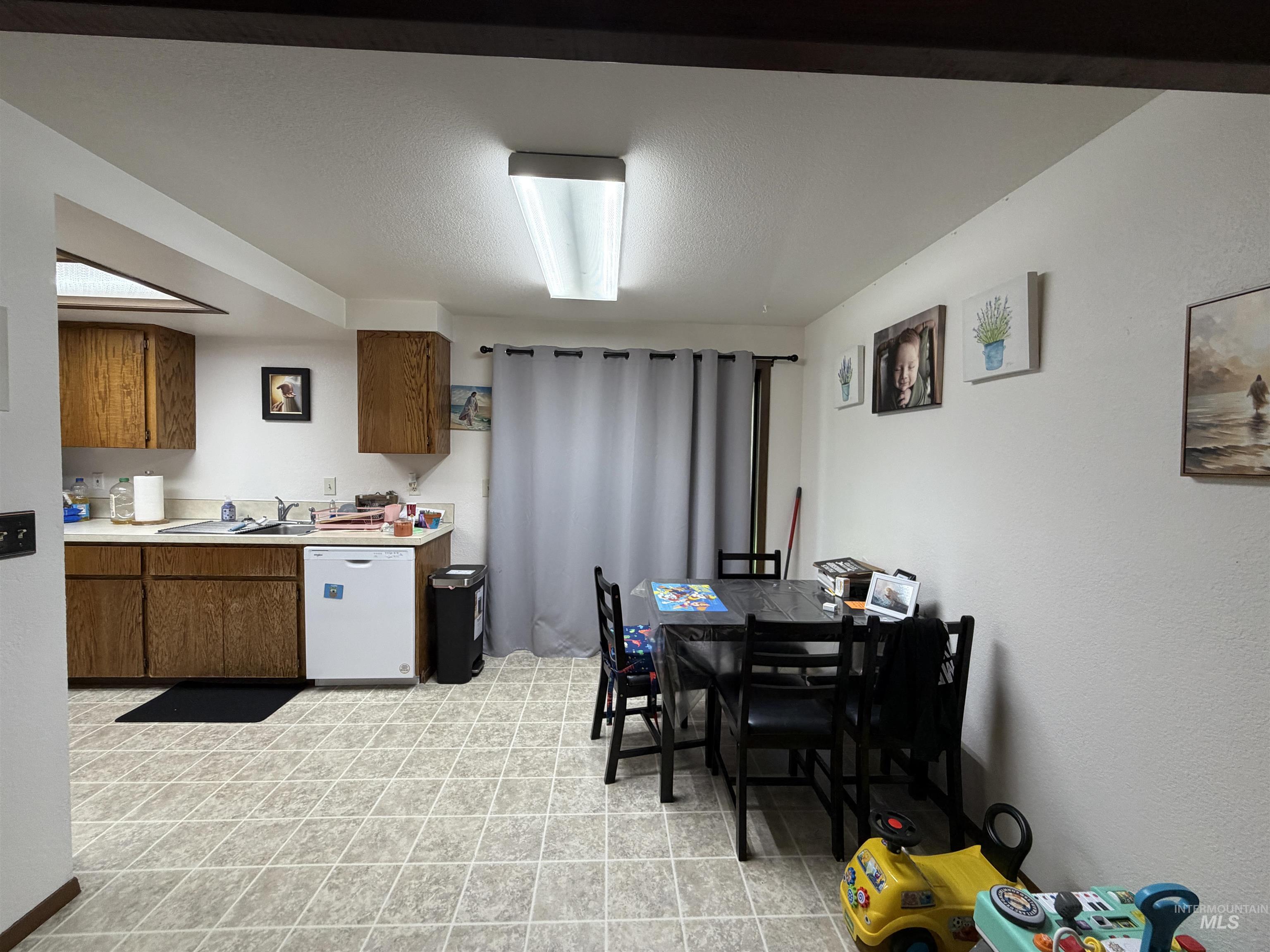 950 Terrell, Mountain Home, Idaho 83647, 2 Bedrooms, 1.5 Bathrooms, Residential Income For Sale, Price $649,900, 98990927