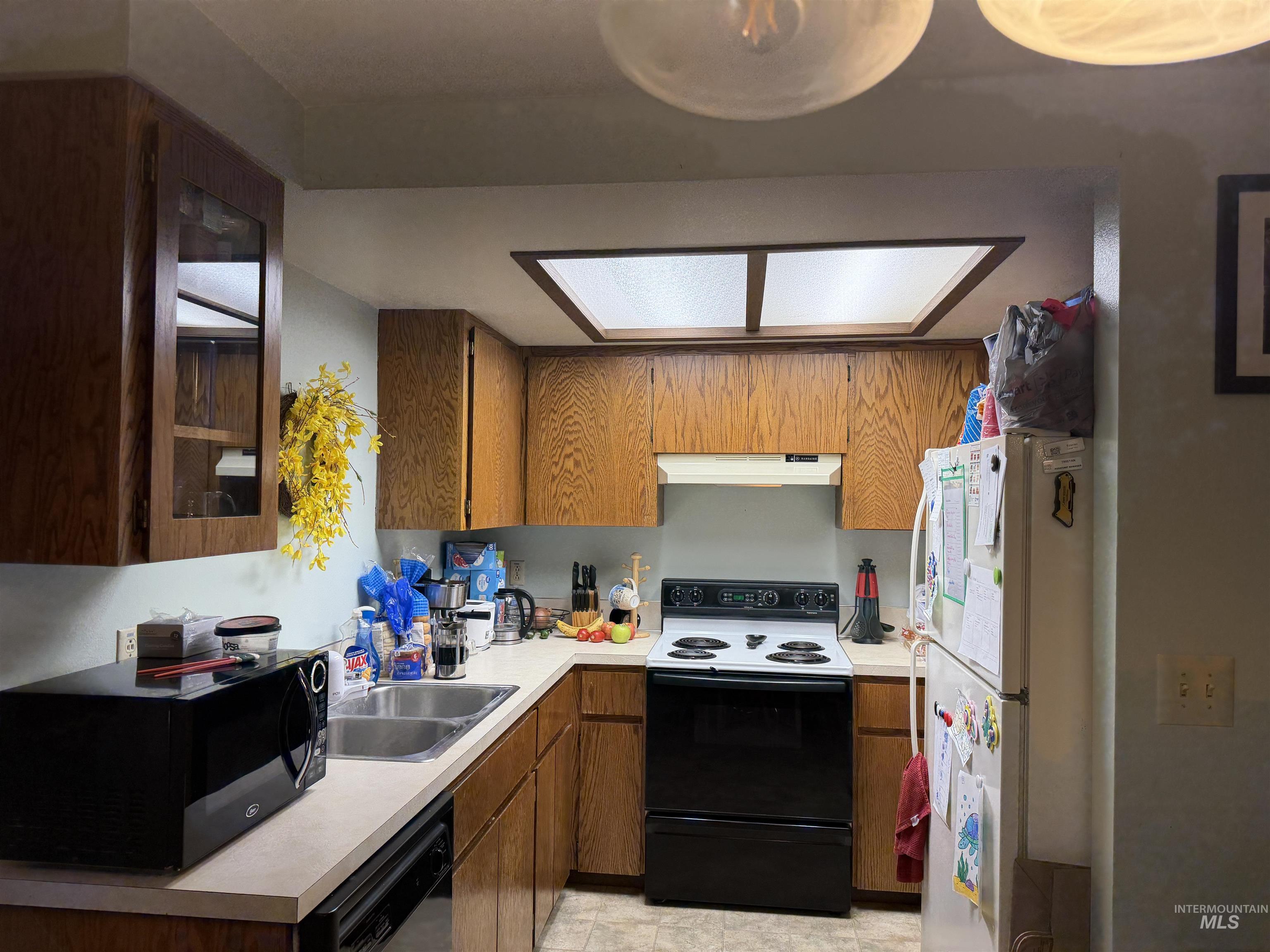 950 Terrell, Mountain Home, Idaho 83647, 2 Bedrooms, 1.5 Bathrooms, Residential Income For Sale, Price $649,900, 98990927