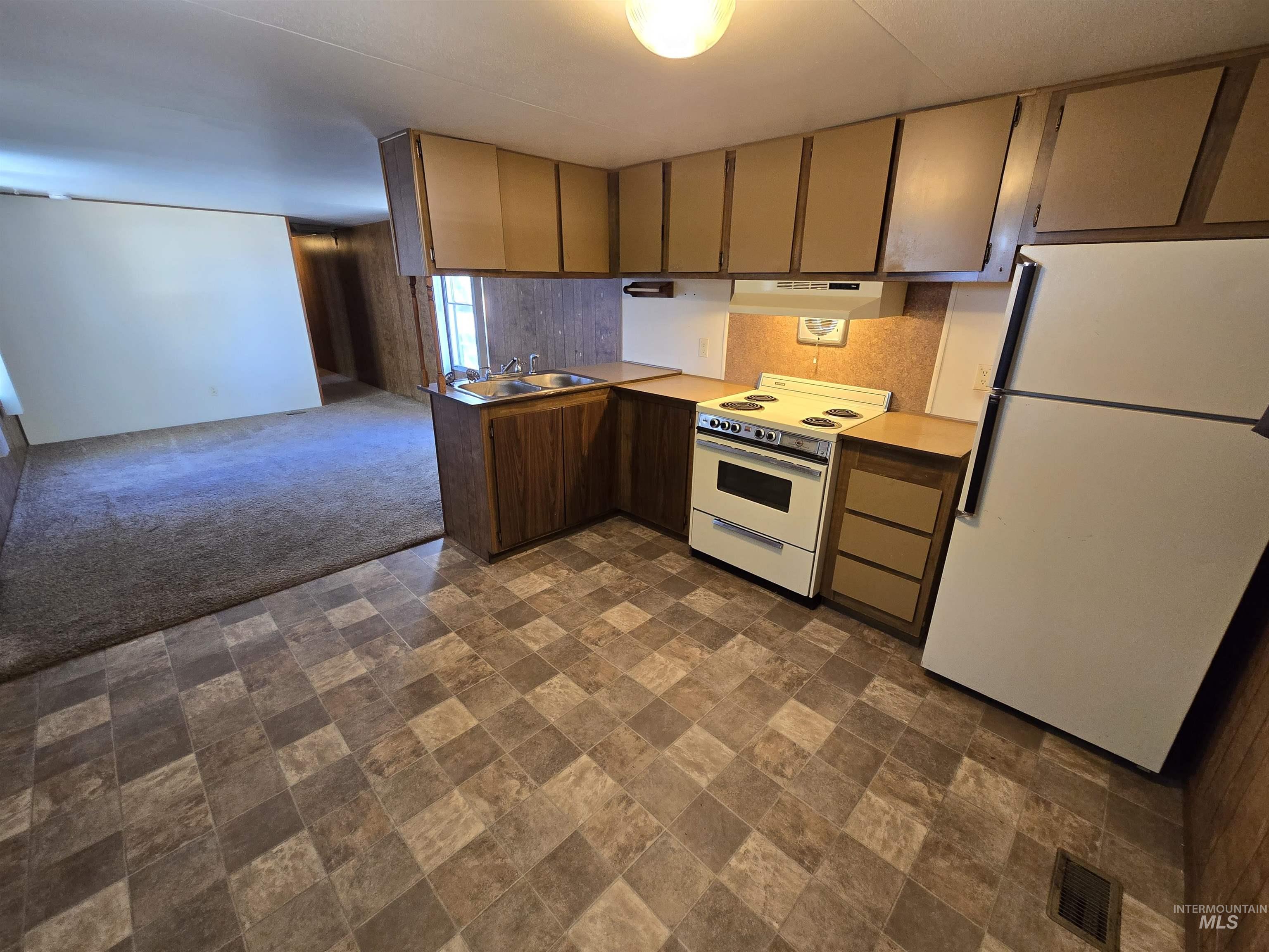 198 South Hills Rd, Twin Falls, Idaho 83301, 2 Bedrooms, 1 Bathroom, Residential For Sale, Price $39,000, 98990929