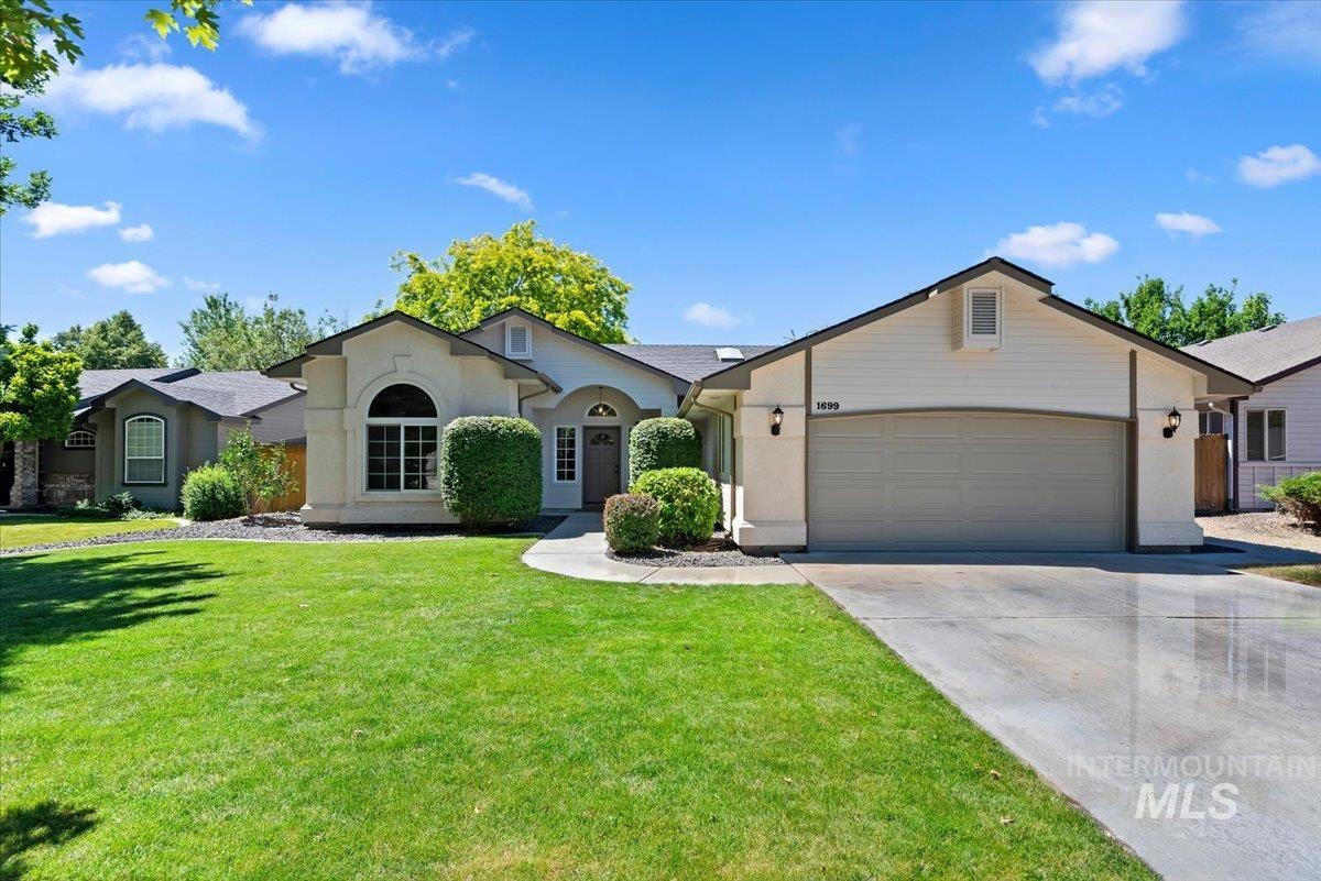 1699 E Laurelwood Dr, Eagle, Idaho 83616-6100, 3 Bedrooms, 2 Bathrooms, Residential For Sale, Price $561,300, 98990932