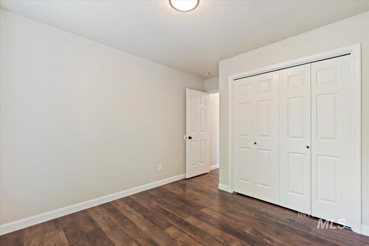 1699 E Laurelwood Dr, Eagle, Idaho 83616-6100, 3 Bedrooms, 2 Bathrooms, Residential For Sale, Price $561,300,MLS 98990932