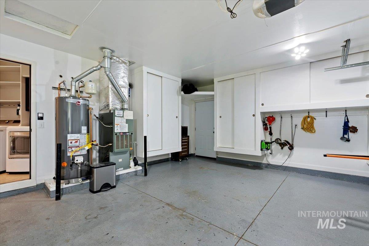 1699 E Laurelwood Dr, Eagle, Idaho 83616-6100, 3 Bedrooms, 2 Bathrooms, Residential For Sale, Price $561,300,MLS 98990932