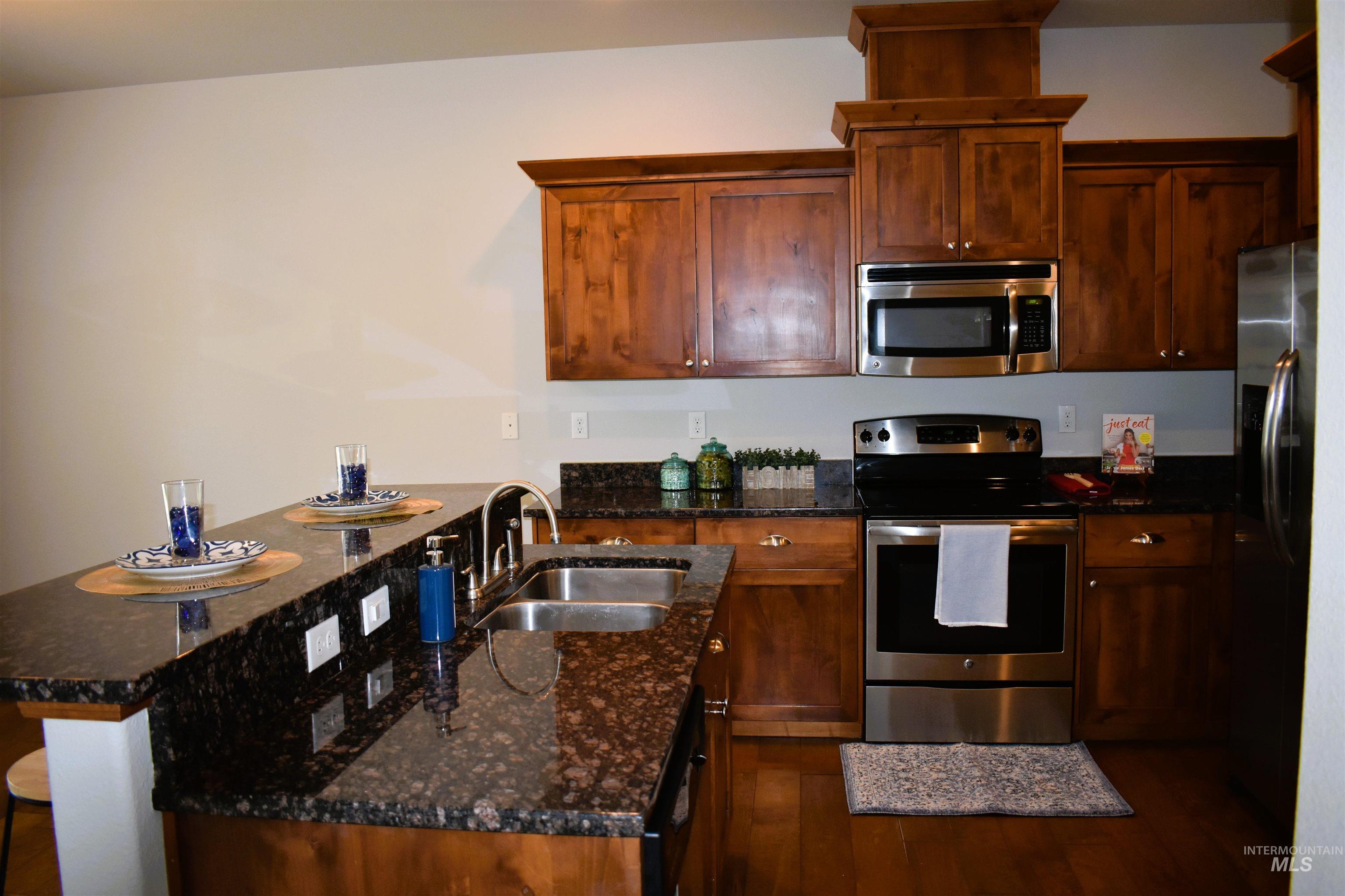 8722 W Pine Nut Lane, Boise, Idaho 83709, 3 Bedrooms, 2.5 Bathrooms, Residential For Sale, Price $395,000, 98990933