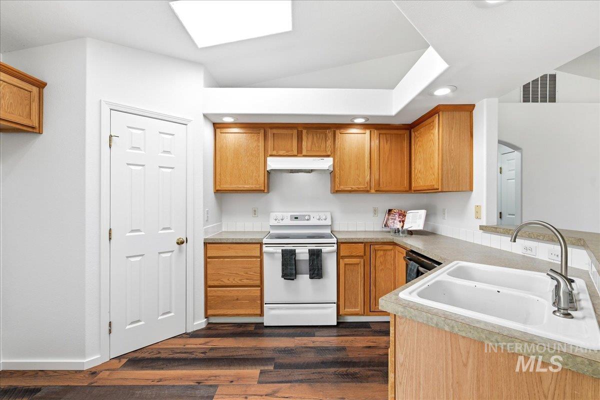 702 W Crimson Loop, Nampa, Idaho 83686, 3 Bedrooms, 2 Bathrooms, Residential For Sale, Price $365,000,MLS 98990938