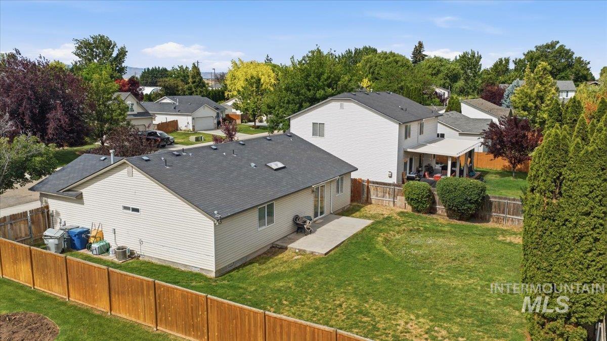 702 W Crimson Loop, Nampa, Idaho 83686, 3 Bedrooms, 2 Bathrooms, Residential For Sale, Price $365,000,MLS 98990938