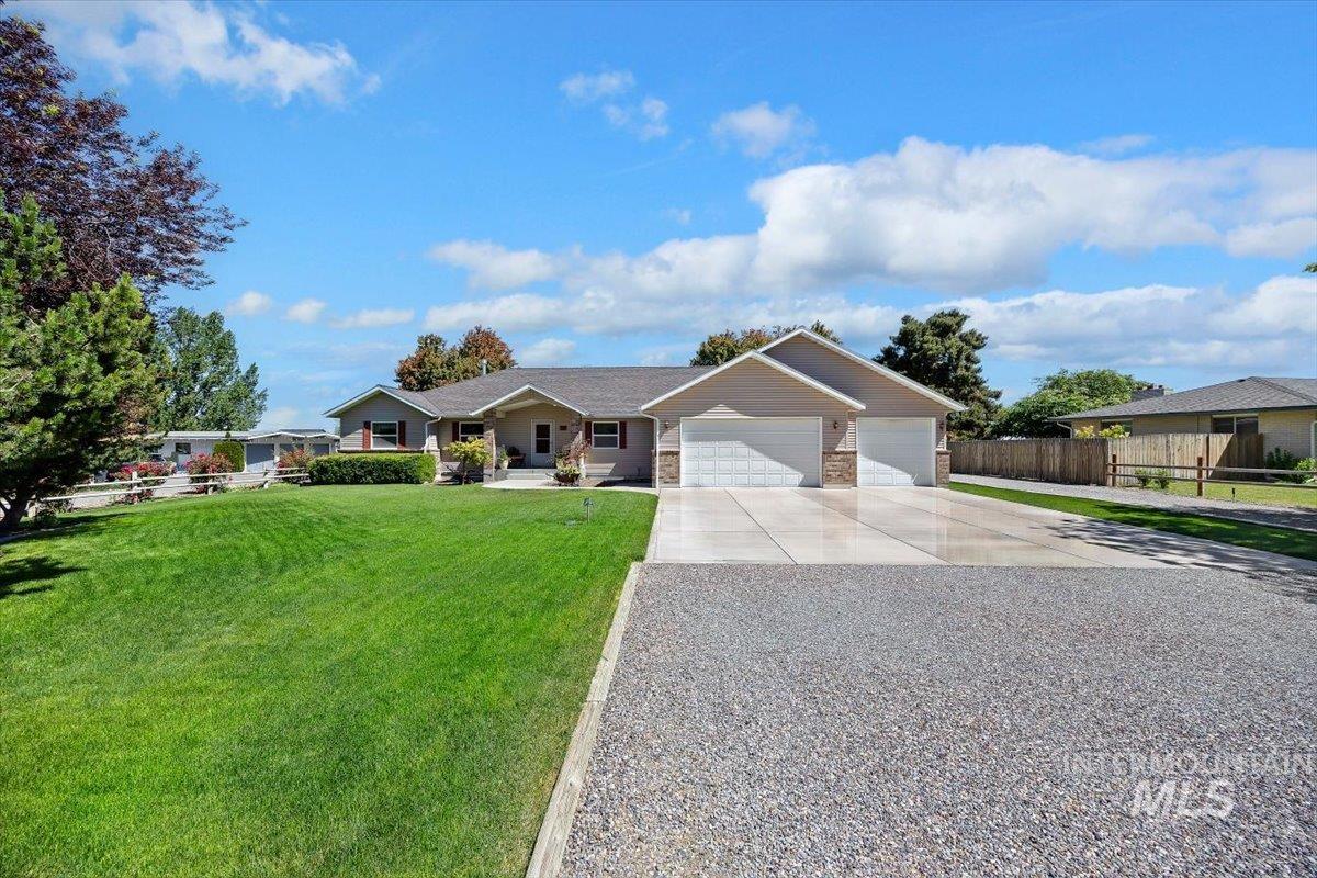 3237 Highlawn Drive, Twin Falls, Idaho 83301, 4 Bedrooms, 3 Bathrooms, Residential For Sale, Price $625,000, 98990941