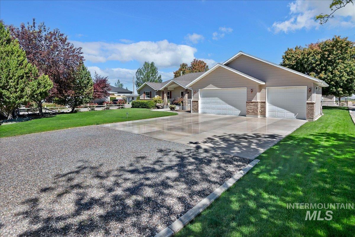 3237 Highlawn Drive, Twin Falls, Idaho 83301, 4 Bedrooms, 3 Bathrooms, Residential For Sale, Price $625,000, 98990941