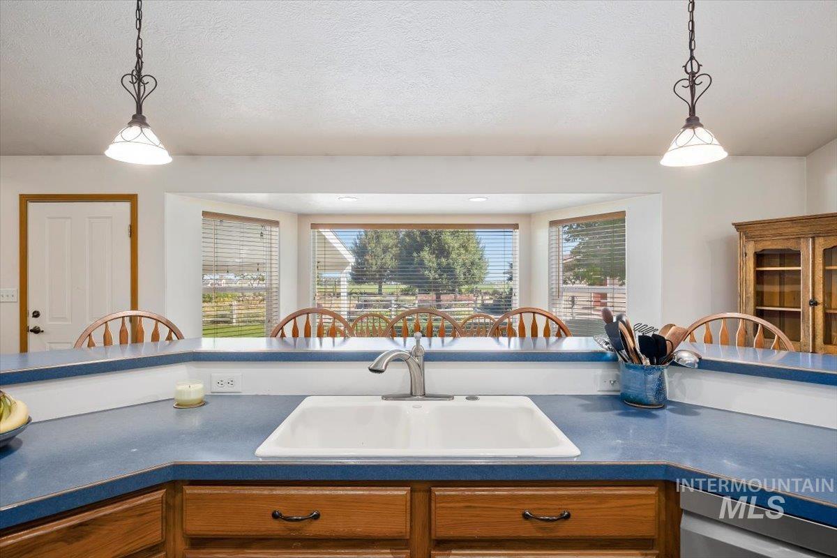3237 Highlawn Drive, Twin Falls, Idaho 83301, 4 Bedrooms, 3 Bathrooms, Residential For Sale, Price $625,000, 98990941
