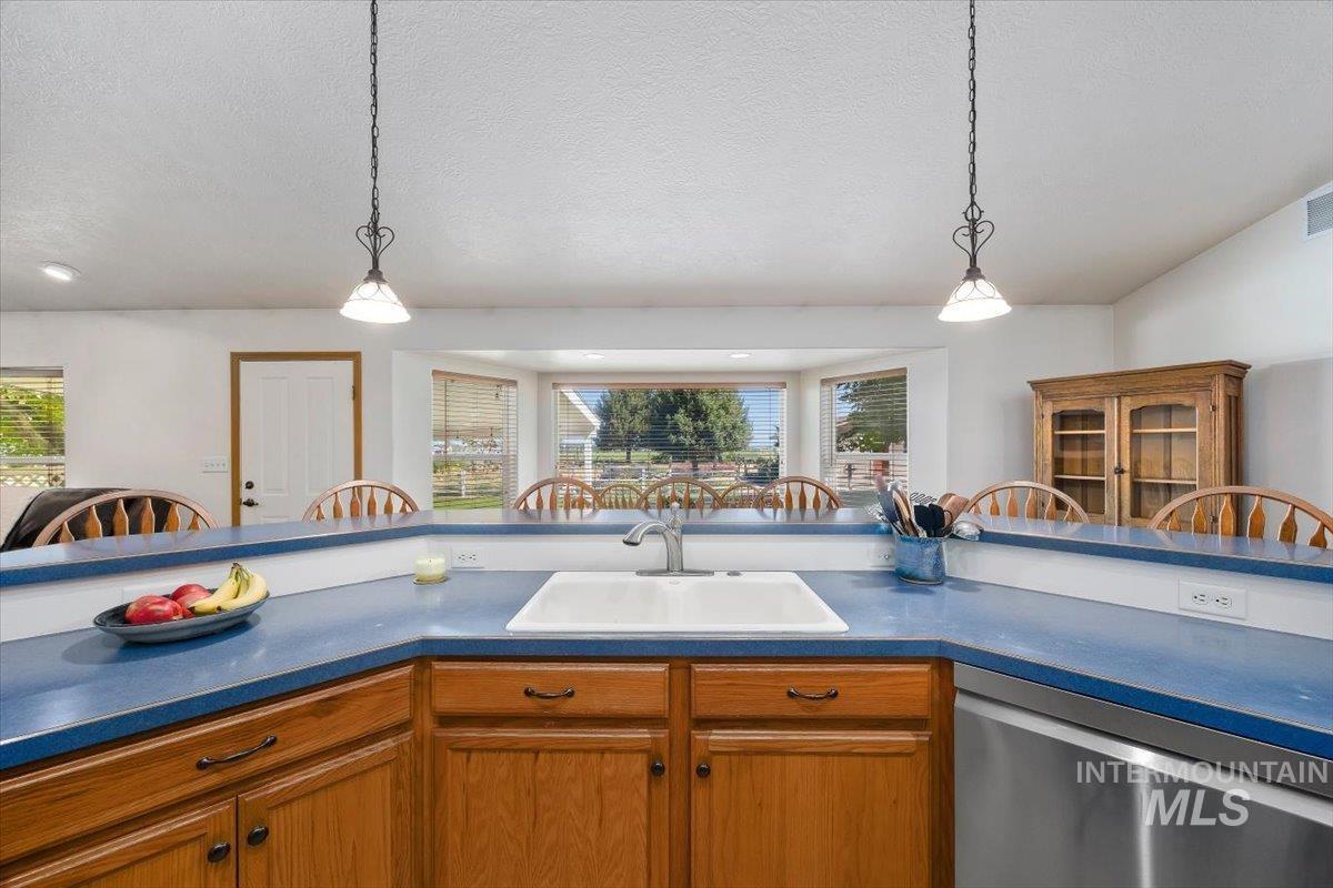 3237 Highlawn Drive, Twin Falls, Idaho 83301, 4 Bedrooms, 3 Bathrooms, Residential For Sale, Price $625,000, 98990941