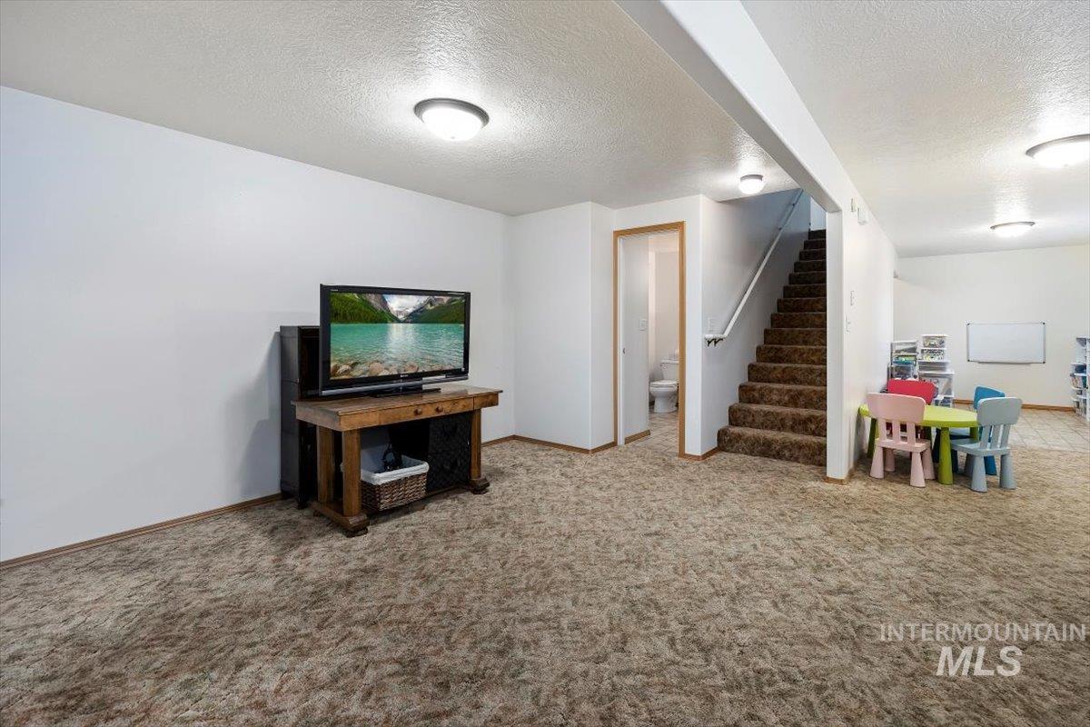 3237 Highlawn Drive, Twin Falls, Idaho 83301, 4 Bedrooms, 3 Bathrooms, Residential For Sale, Price $625,000, 98990941