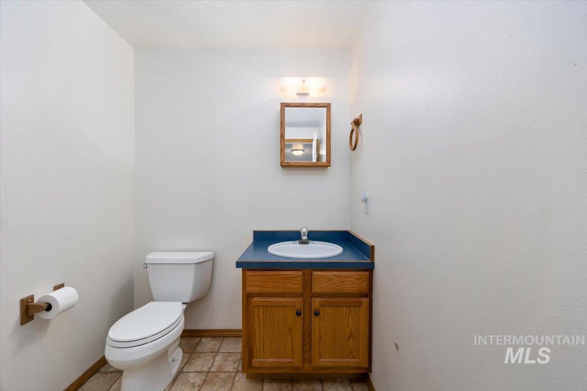 3237 Highlawn Drive, Twin Falls, Idaho 83301, 4 Bedrooms, 3 Bathrooms, Residential For Sale, Price $625,000, 98990941