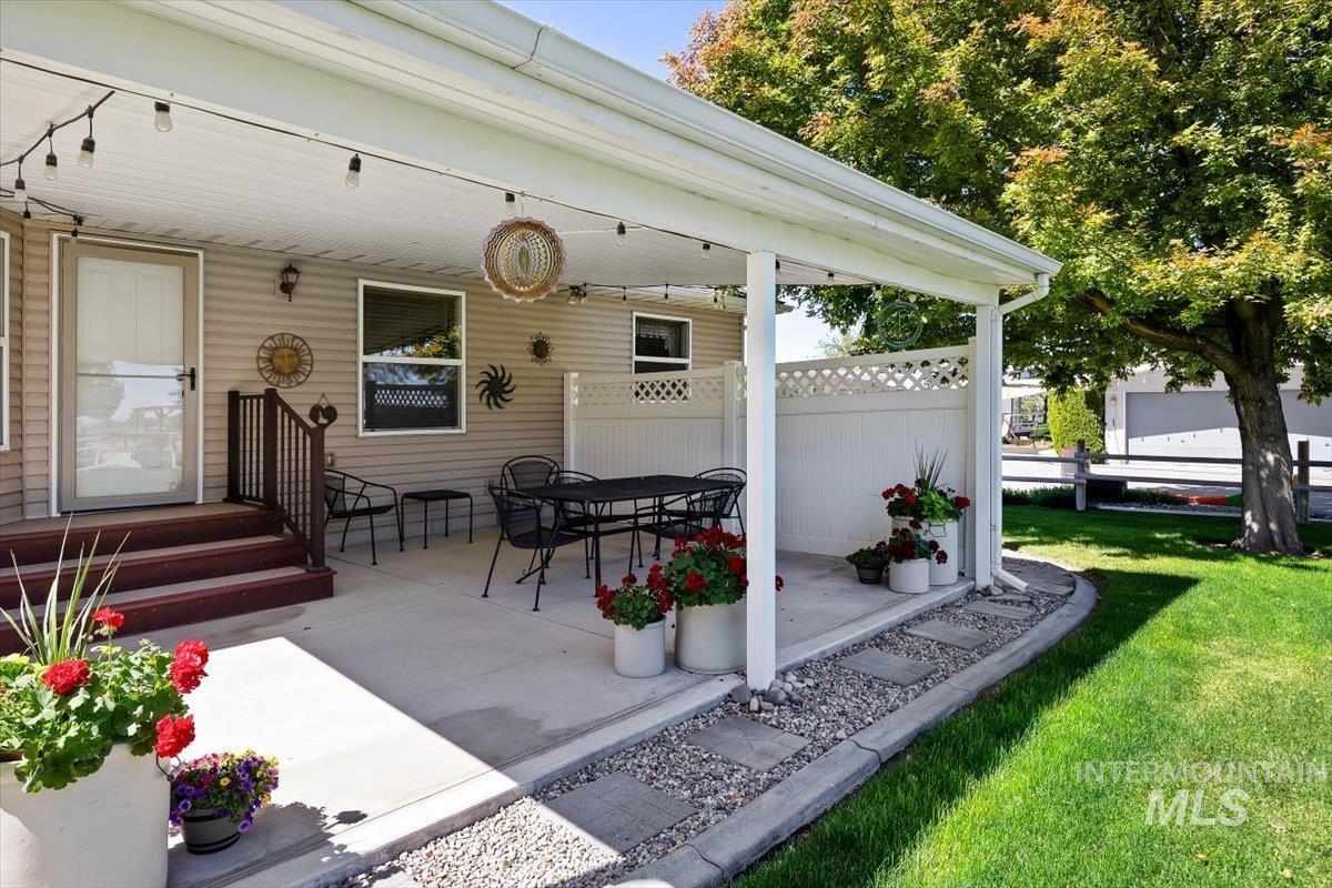 3237 Highlawn Drive, Twin Falls, Idaho 83301, 4 Bedrooms, 3 Bathrooms, Residential For Sale, Price $625,000, 98990941