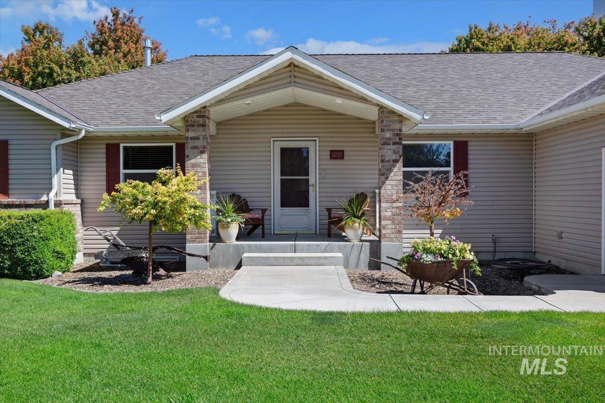 3237 Highlawn Drive, Twin Falls, Idaho 83301, 4 Bedrooms, 3 Bathrooms, Residential For Sale, Price $625,000, 98990941