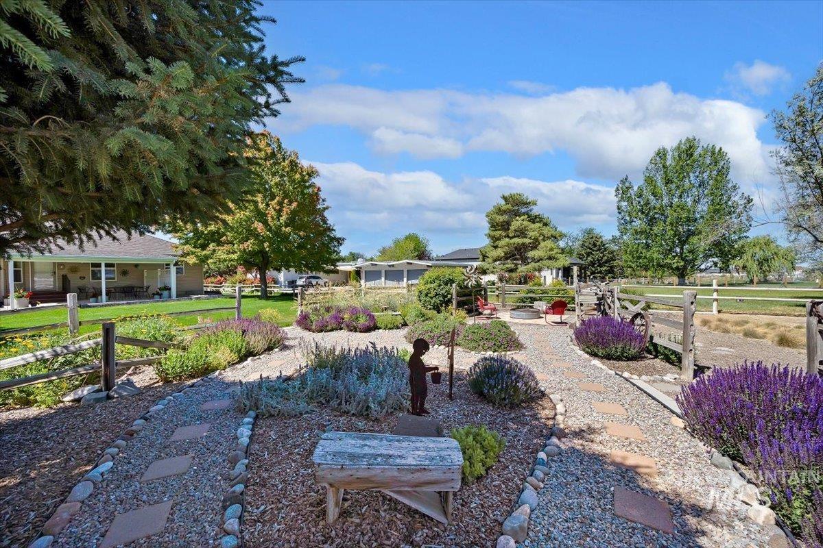 3237 Highlawn Drive, Twin Falls, Idaho 83301, 4 Bedrooms, 3 Bathrooms, Residential For Sale, Price $625,000, 98990941