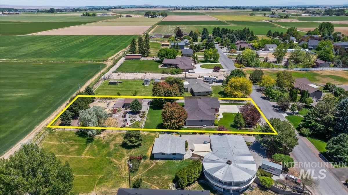 3237 Highlawn Drive, Twin Falls, Idaho 83301, 4 Bedrooms, 3 Bathrooms, Residential For Sale, Price $625,000, 98990941