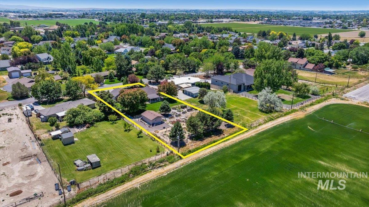 3237 Highlawn Drive, Twin Falls, Idaho 83301, 4 Bedrooms, 3 Bathrooms, Residential For Sale, Price $625,000, 98990941