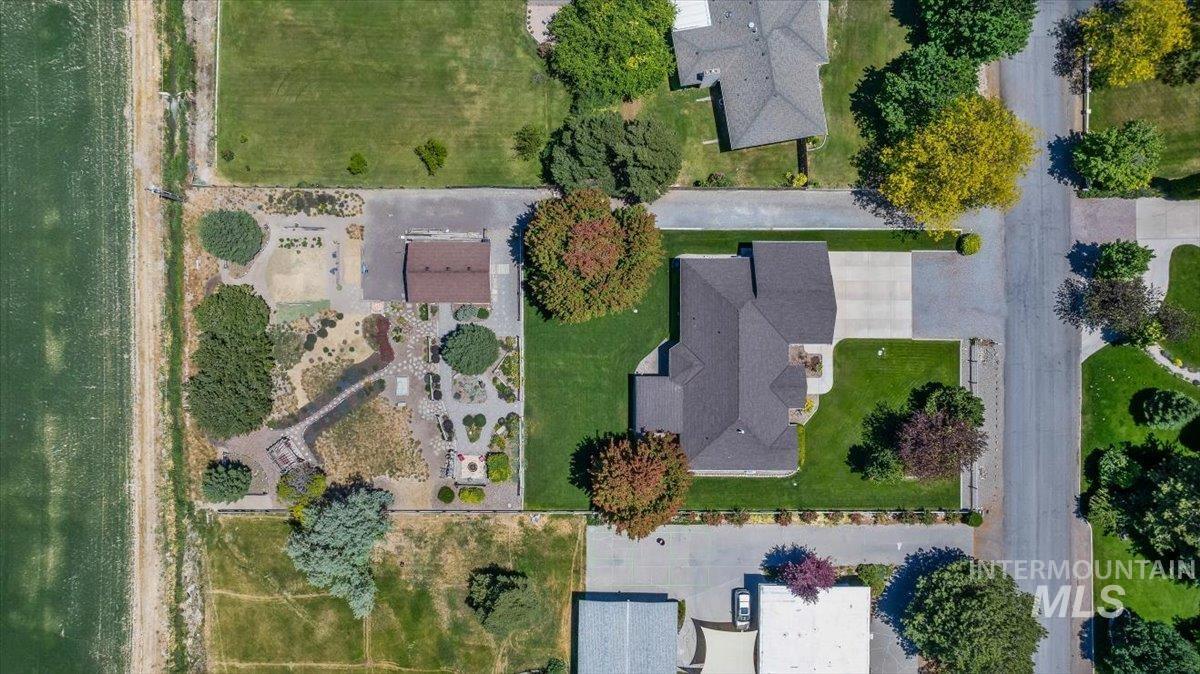 3237 Highlawn Drive, Twin Falls, Idaho 83301, 4 Bedrooms, 3 Bathrooms, Residential For Sale, Price $625,000, 98990941