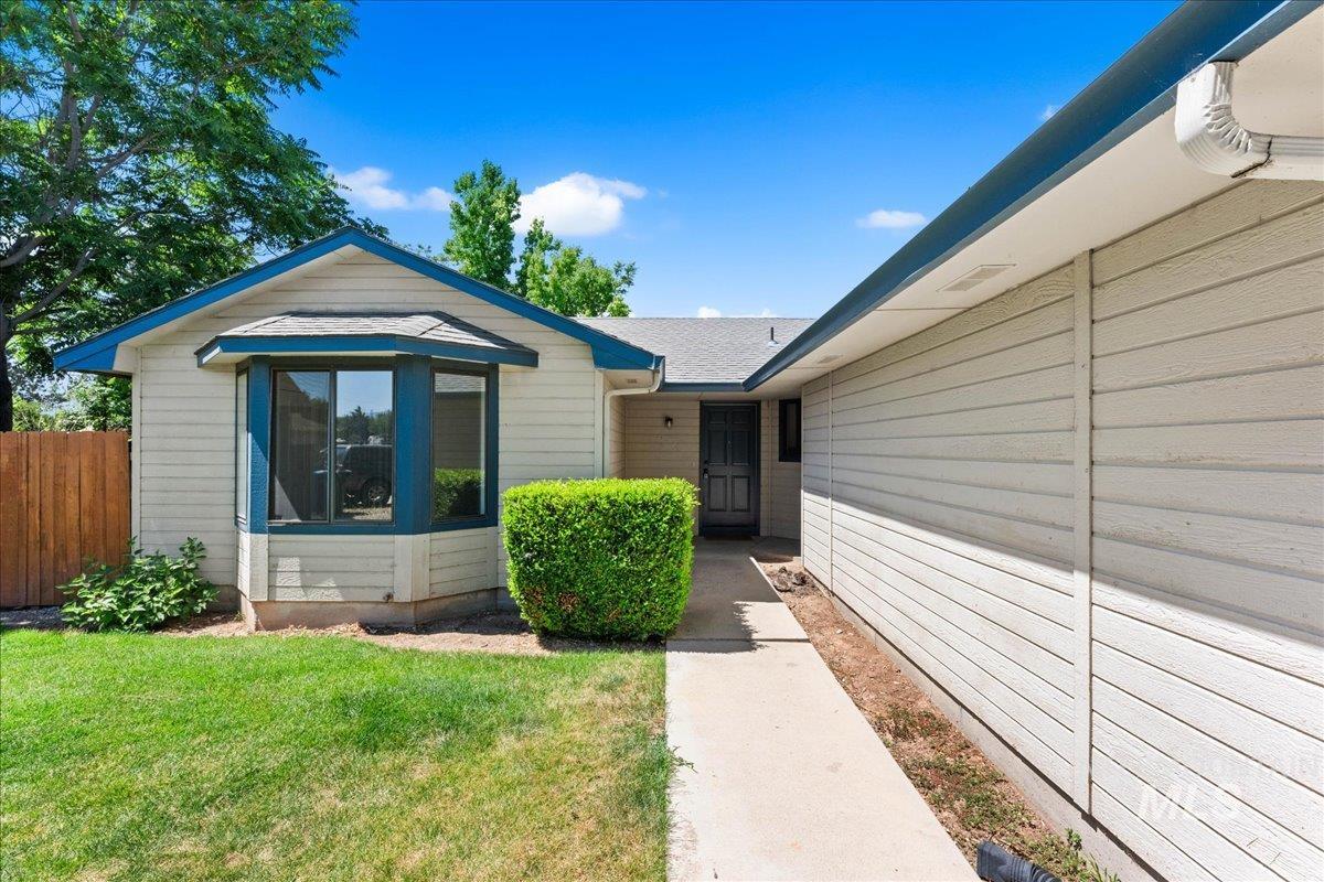 2829 N Citrus Pl, Boise, Idaho 83713, 3 Bedrooms, 2 Bathrooms, Residential For Sale, Price $375,000, 98990942